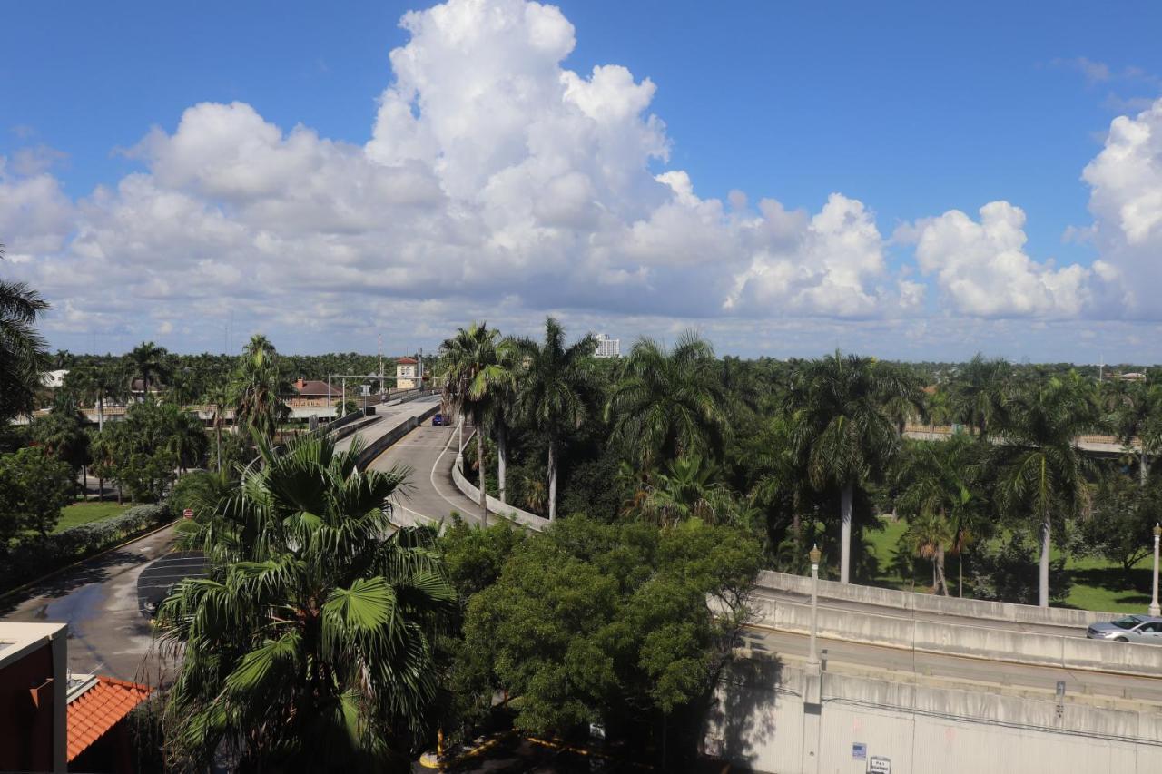 On Hollywood Beach - Affordable Two Bedrooms Sleeps 6 With Two Bathrooms Dania Beach Exteriér fotografie