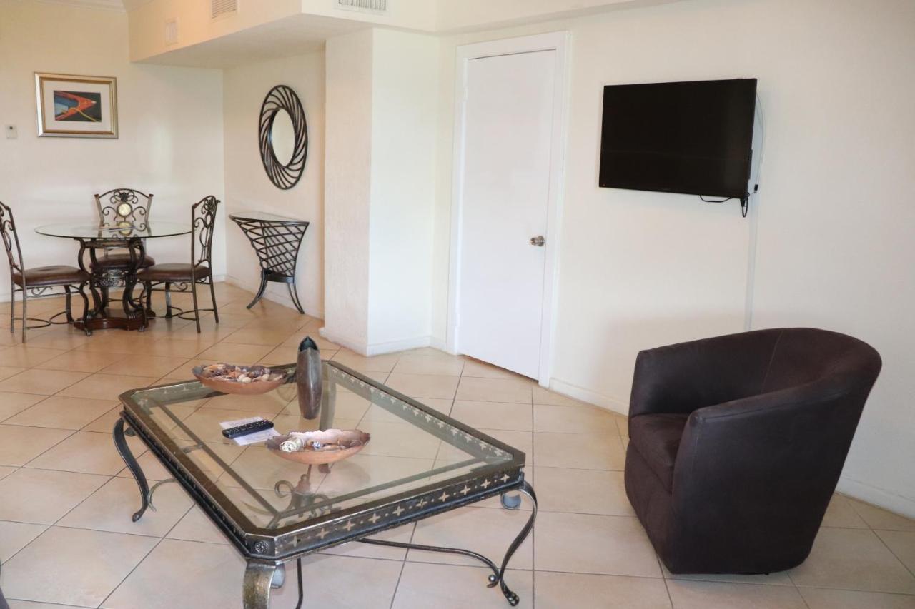 On Hollywood Beach - Affordable Two Bedrooms Sleeps 6 With Two Bathrooms Dania Beach Exteriér fotografie